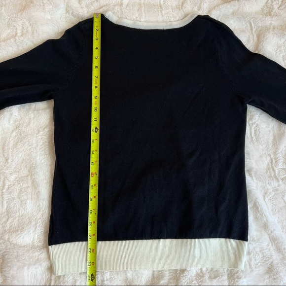 F21 Black & Cream White Color Block Round Neck Acrylic Sweater Size Large - Picture 8 of 8